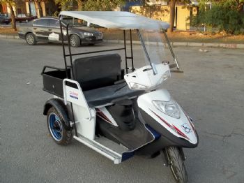 Üç Tekerlekli Kasalı Motosiklet