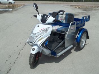 Üç Tekerlekli Kasalı Motosiklet